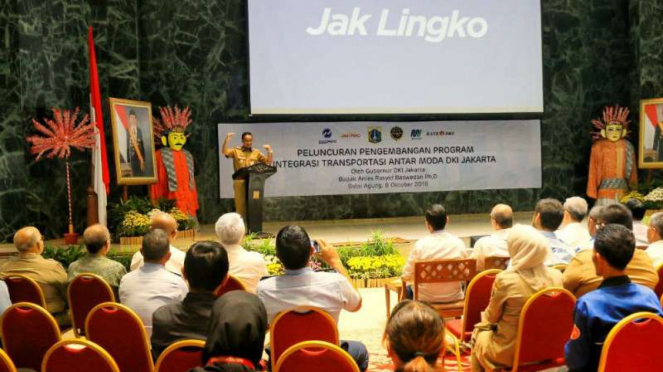 Gubernur DKI Jakarta Anies Baswedan mengganti nama Ok Otrip menjadi Jak Lingko 
