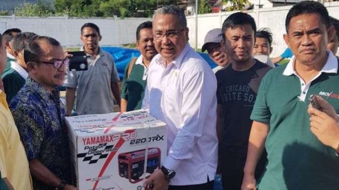 Mendes PDTT Eko Putro Sandjojo di Posko Korban Gempa kota Palu, Senin (1/10). 