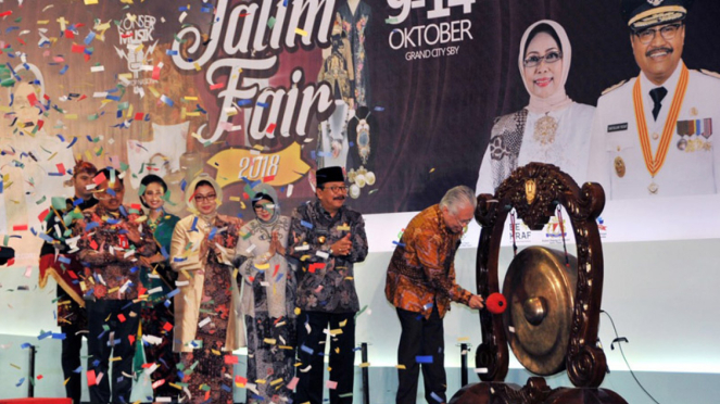 Menteri Perdagangan Enggartiasto Lukita membuka Jatim Fair 2018