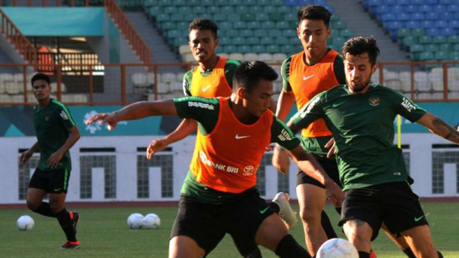 Sesi latihan Timnas Indonesia di Stadion Wibawa Mukti