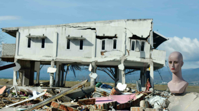 Kondisi kawasan yang terdampak gempa dan tsunami di Pantai Talise Palu, Sulawesi Tengah