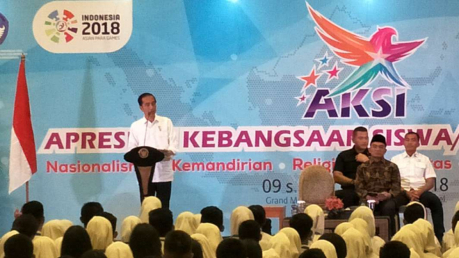 Presiden Joko Widodo berpidato di depan para Ketua OSIS SMA/SMK di Bogor.