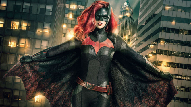 Ruby Rose dengan kostum Batwoman.