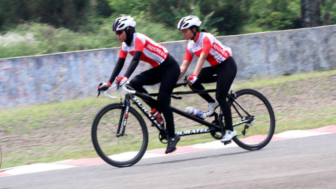 Sri Sugiyanti Raih Perak Para Cycling
