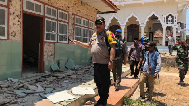 Penampakan rumah-rumah yang rusak akibat gempa di Pulau Sapudi, Kabupaten Sumenep, Madura, Jawa Timur pada Kamis, 11 Oktober 2018.