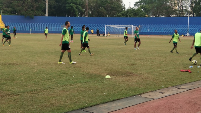 Pemain Sriwijaya FC saat berlatih