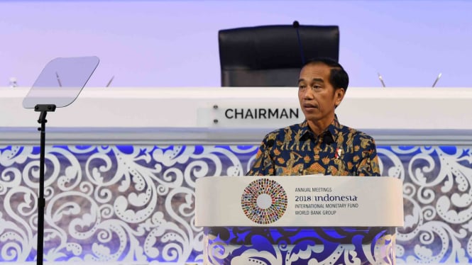 Presiden Joko Widodo menyampaikan sambutan pada Pertemuan Tahunan IMF World Bank Group 2018 di Nusa Dua, Bali