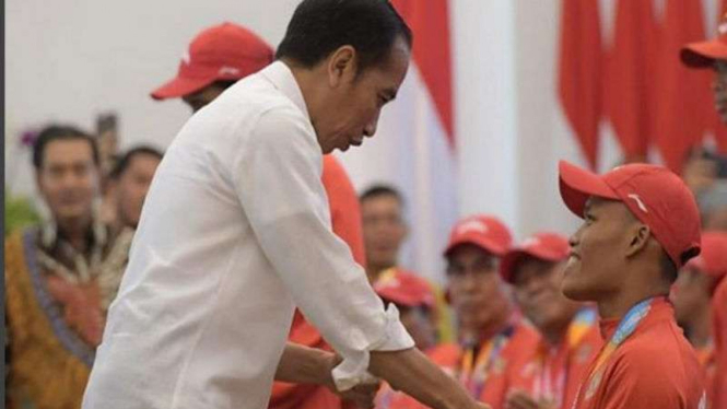 Presiden Jokowi berikan bonus atlet Asian Para Games 2018.