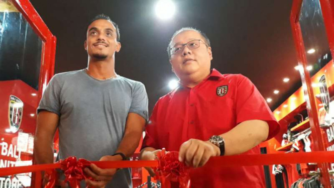 Peresmian toko merchandise Bali United.