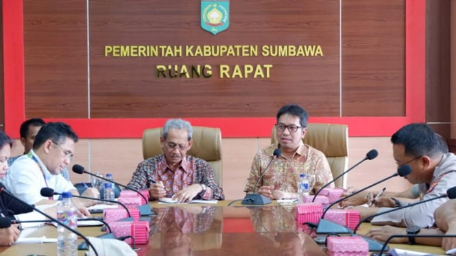 Temui Bupati Sumbawa, Kemenko PMK Minta Percepatan Rehab Rekon Pasca Bencana