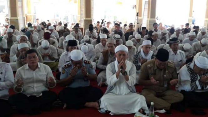 Ustaz Arifin Ilham saat acara zikir akbar di  Rutan Kelas II B Cilodong, Depok.