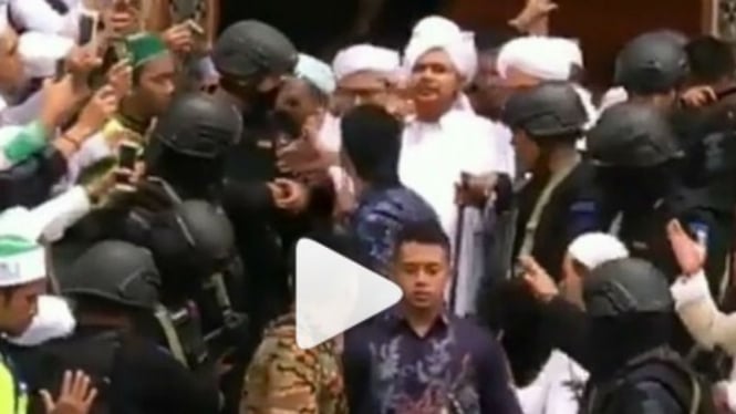 Video Habib Umar Bin Hafidz dikawal polisi