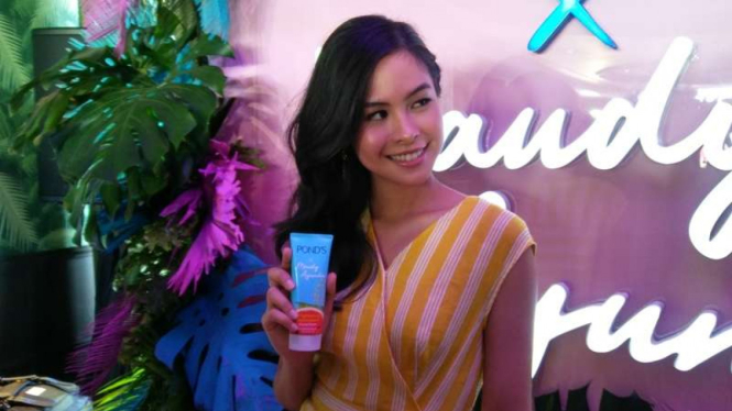 Maudy Ayunda Rilis Pembersih Wajah Buatan Sendiri