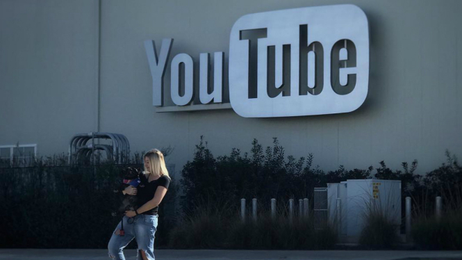 Logo YouTube di markas pusat YouTube, California, Amerika Serikat