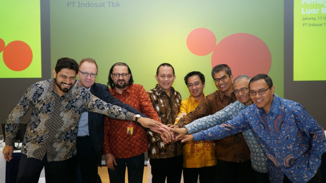 RUPSLB Indosat Ooredoo menunjuk Chris Kantar (tengah) sebagai CEO