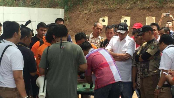 Ketua DPR Bambang Soesatyo hadiri rekonstruksi penembakan.