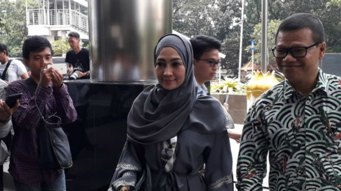 Istri siri Gubernur Aceh nonaktif Irwandi Jusuf, Steffy Burase