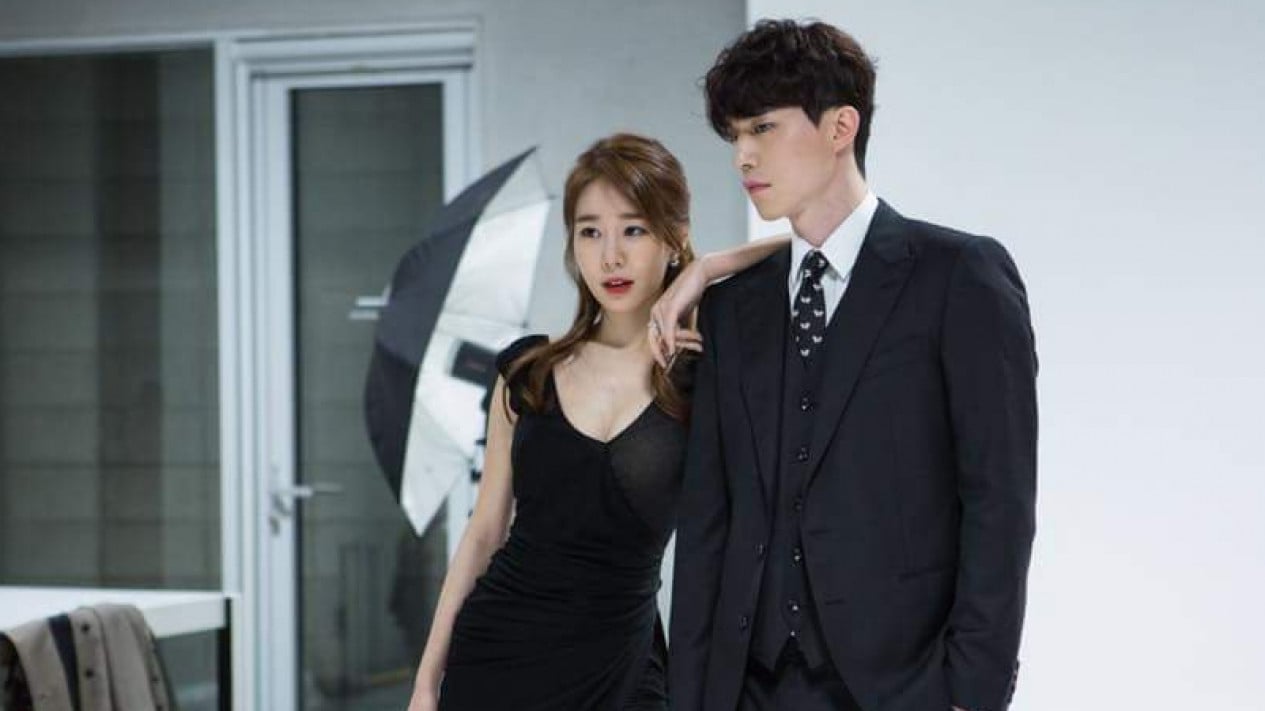 Foto Lee Dong Wook Akui Nyaman Dengan Yoo In Na