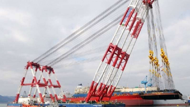 Ilustrasi kapal floating crane