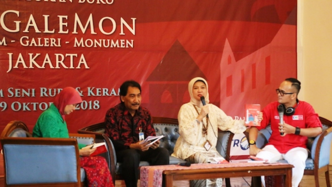 Acara peluncuran buku di Museum Seni dan Keramik, Jakarta, Jumat (19/10).
