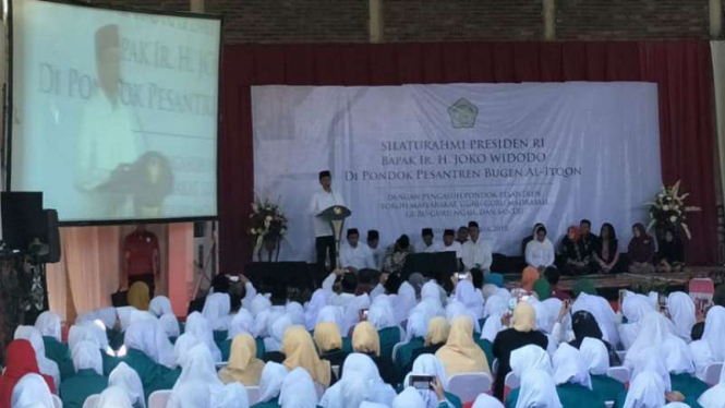 Presiden Joko Widodo di Pondok Pesantren Bugen Al-Itqon, Semarang.