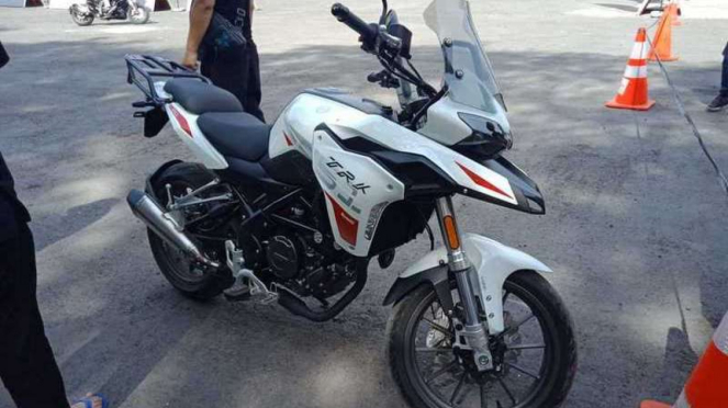 Benelli TRK251.