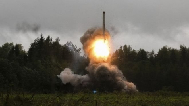 Rusia membantah menciptakan misil yang melanggar perjanjian mereka dengan AS. - EPA