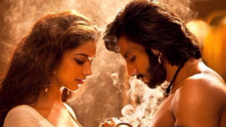 Adegan Hot Ranveer Singh-Deepika Padukone di Film yang Bikin Cinlok