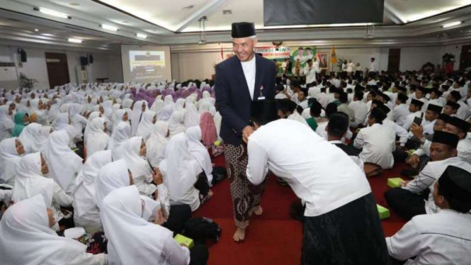 Gubernur Jawa Tengah, Ganjar Pranowo hadiri Hari Santri Nasional di Semarang.