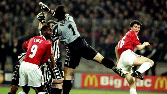 Laga semifinal Liga Champions 1998/1999 antara Manchester United vs Juventus