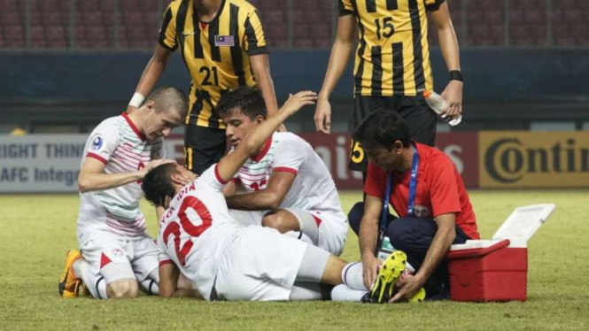 Pemain Tajikistan, Ziyovuddin Fuzaylov patah kaki di Piala Asia U-19.