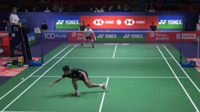 Anthony Ginting saat melawan Kantaphon.