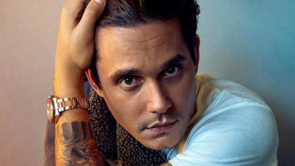Sang Ayah Dilarikan ke Rumah Sakit, John Mayer Batalkan Konsernya