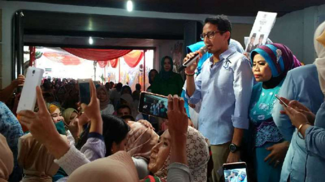 Sandiaga Uno saat menghadiri deklarasi Emak-Emak Pendukung Prabowo-Sandiaga di Kota Semarang, Jawa Tengah, pada Rabu, 24 Oktober 2018.