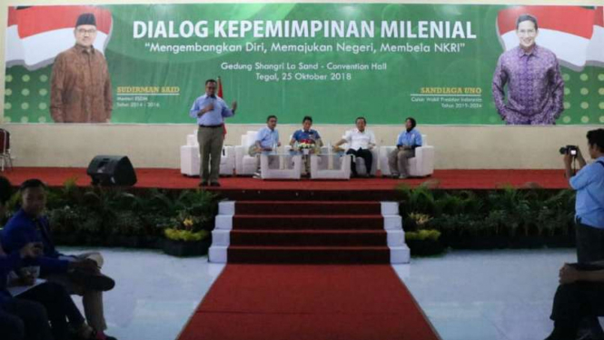 Dialog kepemimpinan milenial bersama Sandiaga Uno dan Sudirman Said.