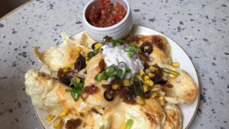 Bukan Tortilla, Nachos di Kafe Ini Dibuat Menggunakan Emping