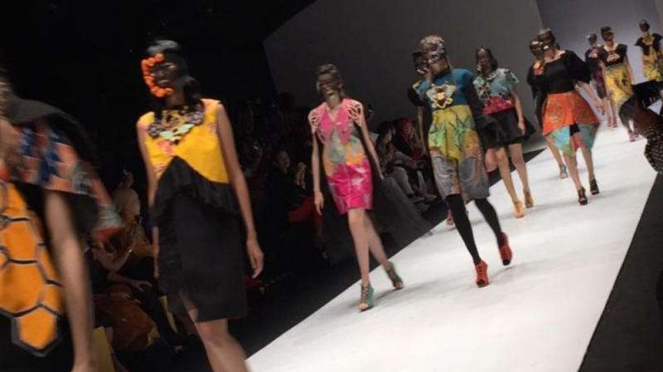 Karya Lenny Agustin di JFW 2019