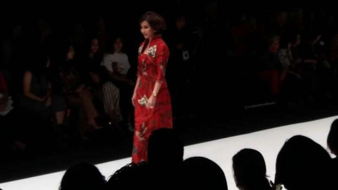 Kolaborasi Mel Ahyar dan Iwan Tirta di JFW 2019