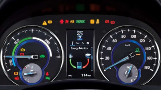 Jangan Biarkan Mobil Hybrid Kehabisan Bensin