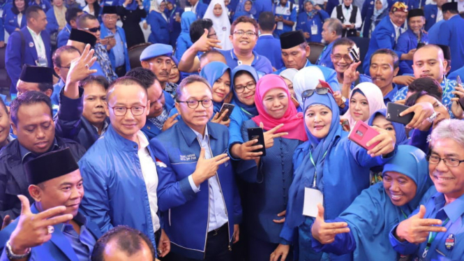 Ketum PAN Zulkifli dan elite PAN kampanye di Surabaya
