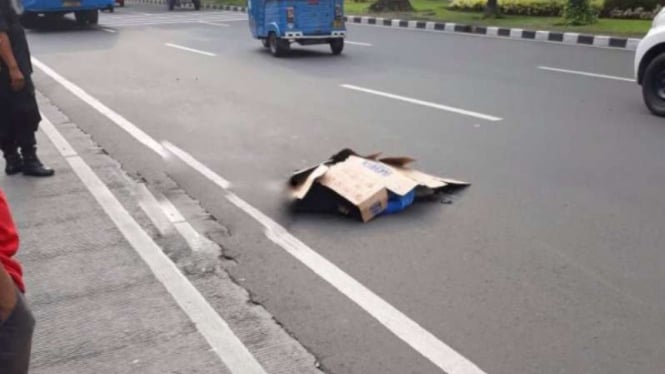 Korban meninggal yang ditabrak bus Transjakarta di Jakarta Pusat.
