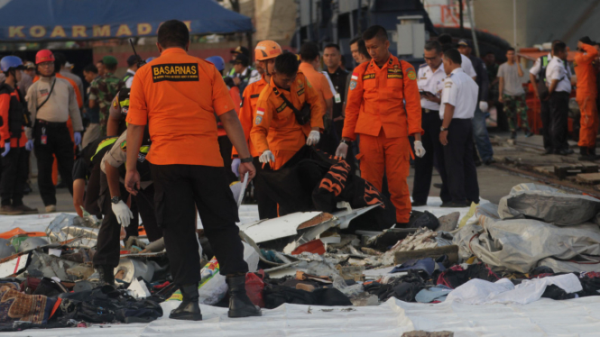 Evakuasi Jenazah dan Puing Pesawat Lion Air