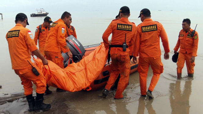 Evakuasi Jatuhnya Pesawat Lion Air di Laut Karawang
