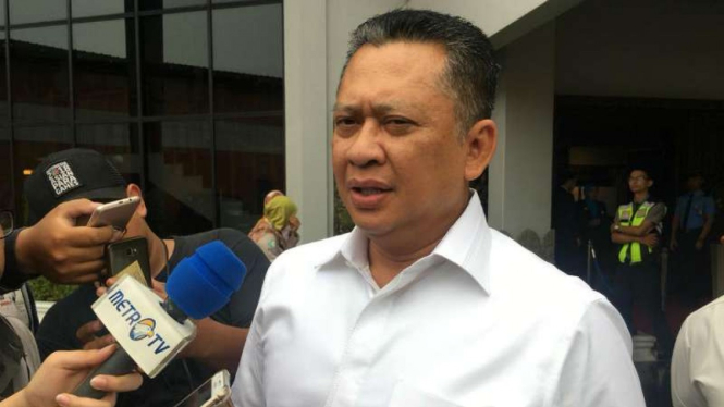 Ketua DPR Bambang Soesatyo di Lion Air Crisis Center Terminal 1 Bandara Soekarno-Hatta, Tangerang, Banten, pada Selasa, 30 Oktober 2018.