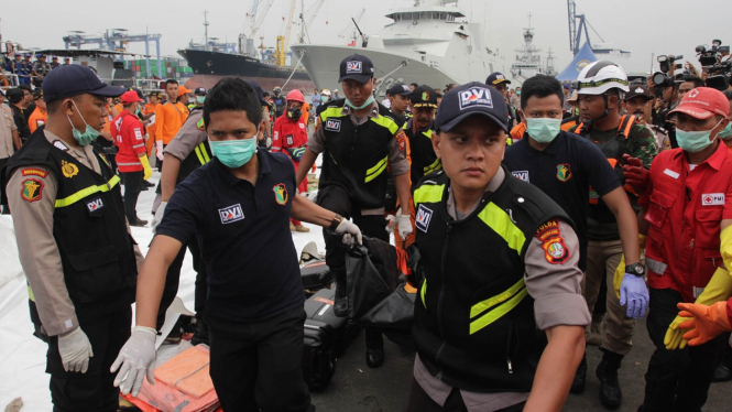 Hari Kedua Evakuasi Jenazah dan Puing Pesawat Lion Air JT610