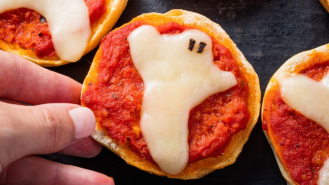 Pizza hantu Halloween.