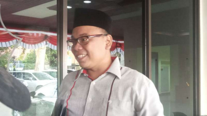 Calon anggota legislatif PAN, Mustofa Nahrawardaya, saat memenuhi panggilan Direktorat Tindak Pidana Siber Bareskrim Polri, Kamis sore, 1 November 2018.