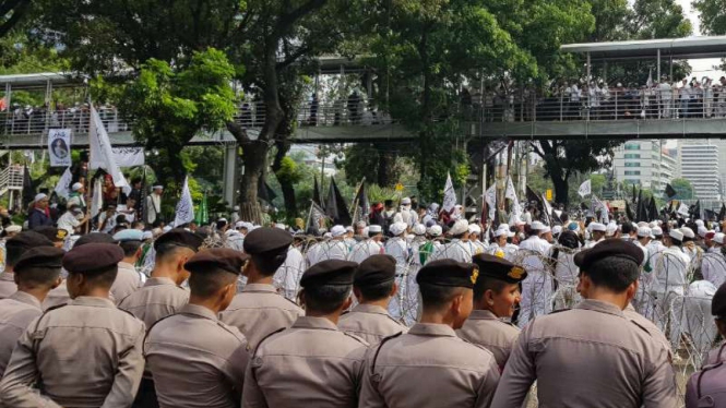 Aksi bela tauhid di  Jalan Medan Merdeka Barat, Jakarta, Jumat, 2 November 2018.
