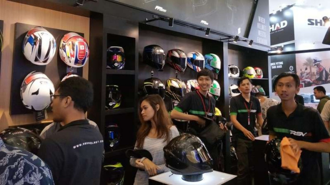 Bazar helm di IMOS 2018.