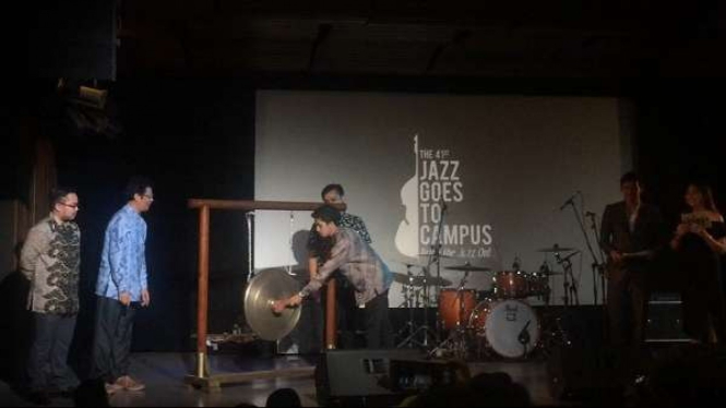Jazz Goes to Campus